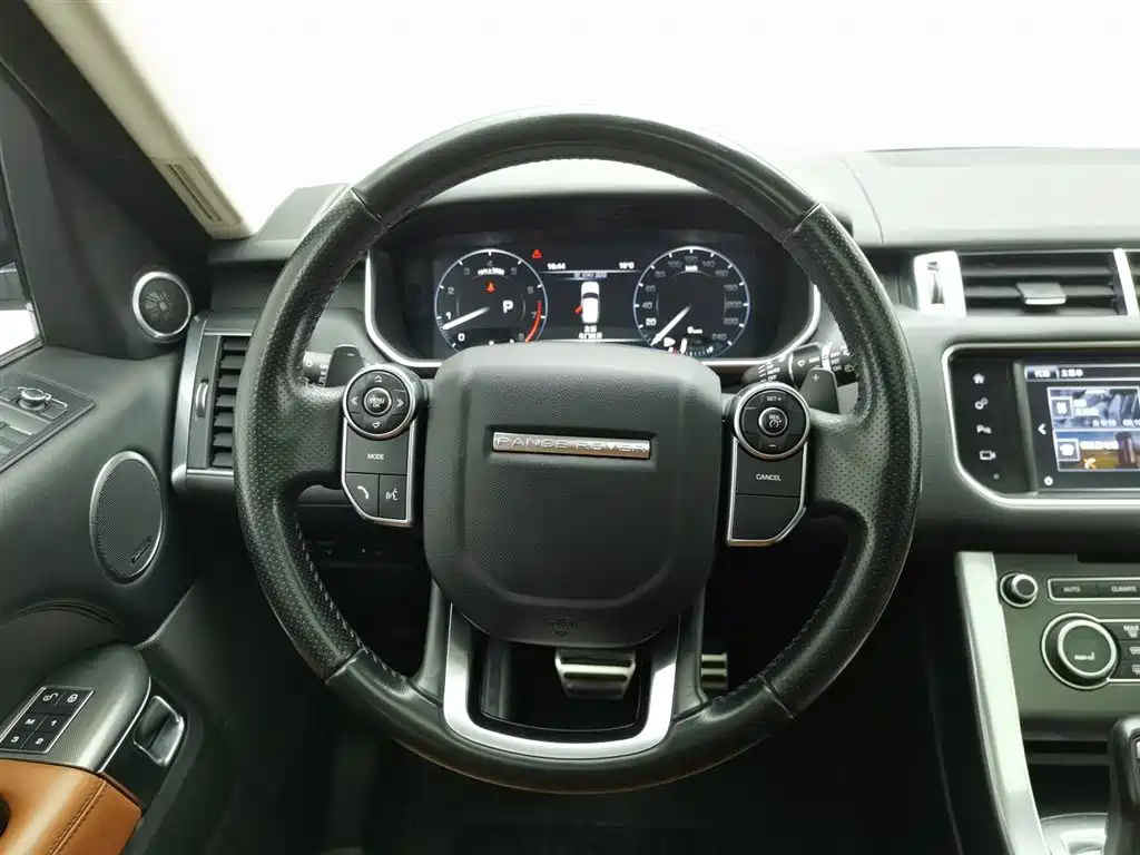 Land Rover Range Rover Sport 2016 Model 3.0 SC V6 HSE DYNAMIC фото 11