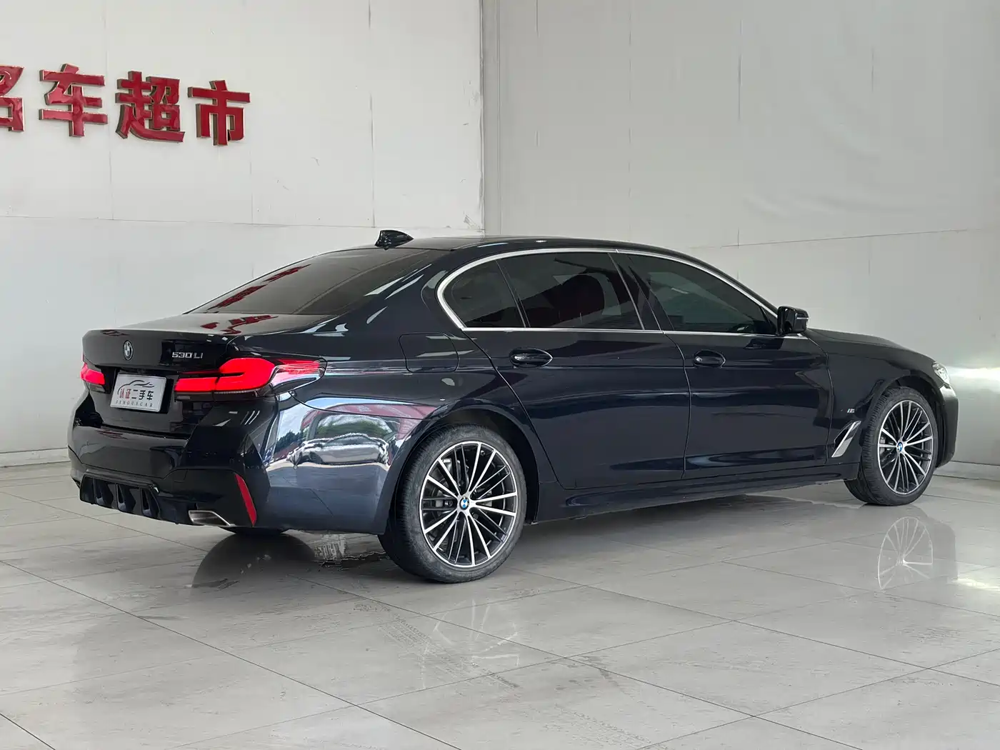 BMW 5 Series 2021 530Li Leading M Sport Package фото 17