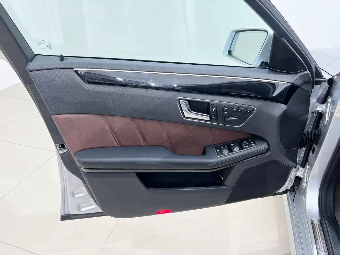 Mercedes-Benz E-Class 2010 2011 E 300 L Fashion Premium