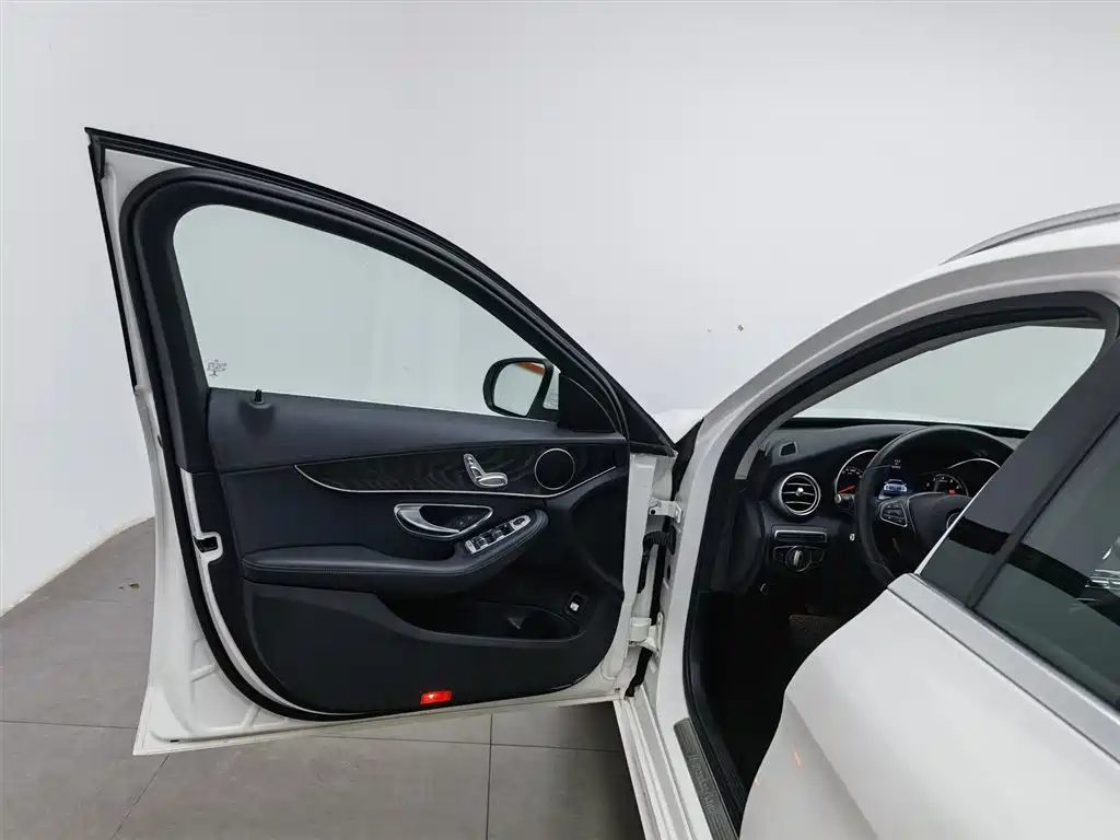 Mercedes-Benz C-Class (Import) 2017 Facelift C 200 Estate фото 8