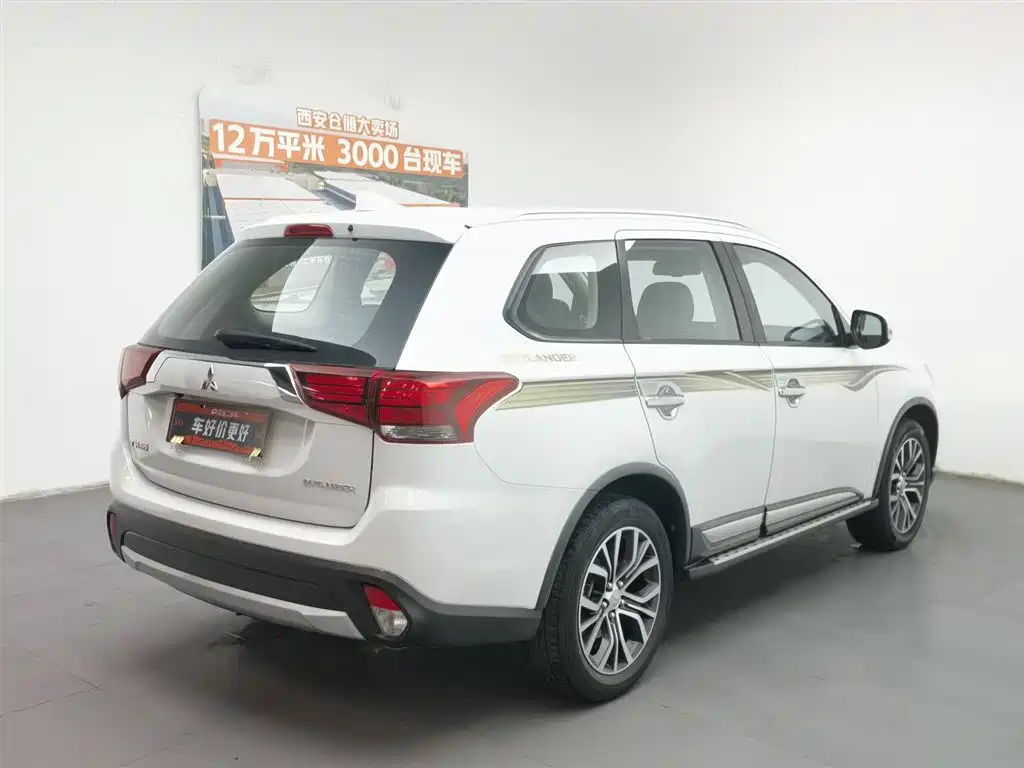 Mitsubishi Outlander 2018 2.0L 2WD Glory Edition 5-seater фото 2