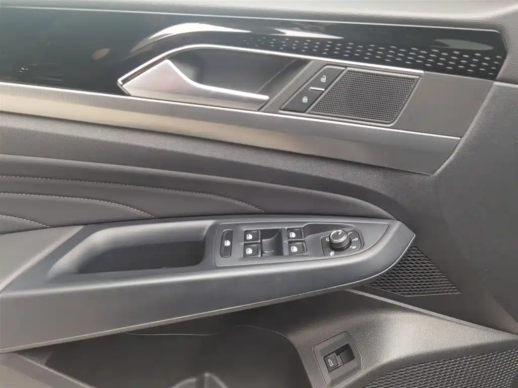 Volkswagen Passat 2023 Facelift 330TSI Elite Edition фото 9
