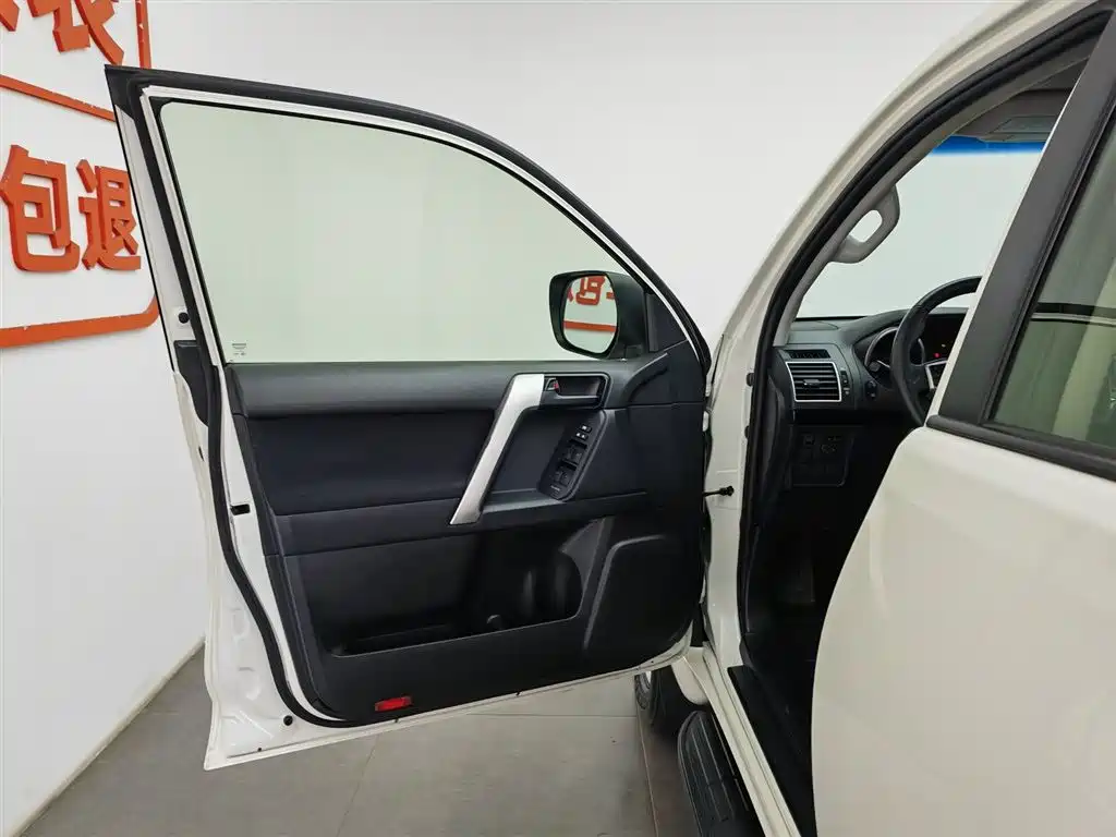 Toyota Prado 2016 2.7L Auto Standard Edition фото 8