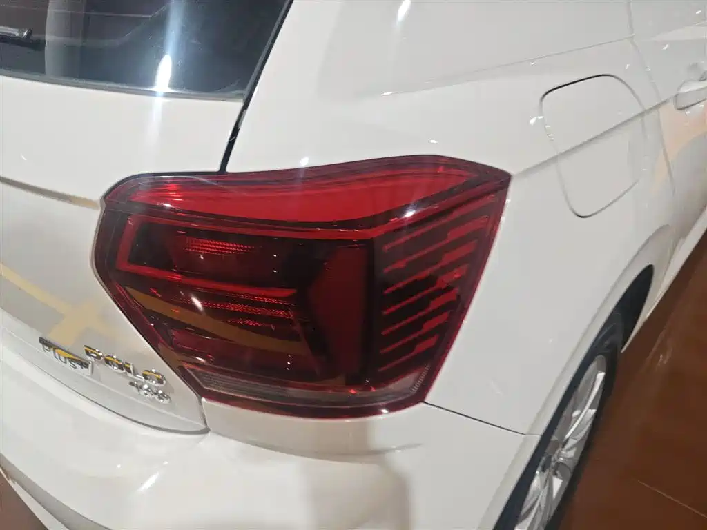 Volkswagen Polo 2019 Plus 1.5L Automatic Colorful Tech Edition фото 8