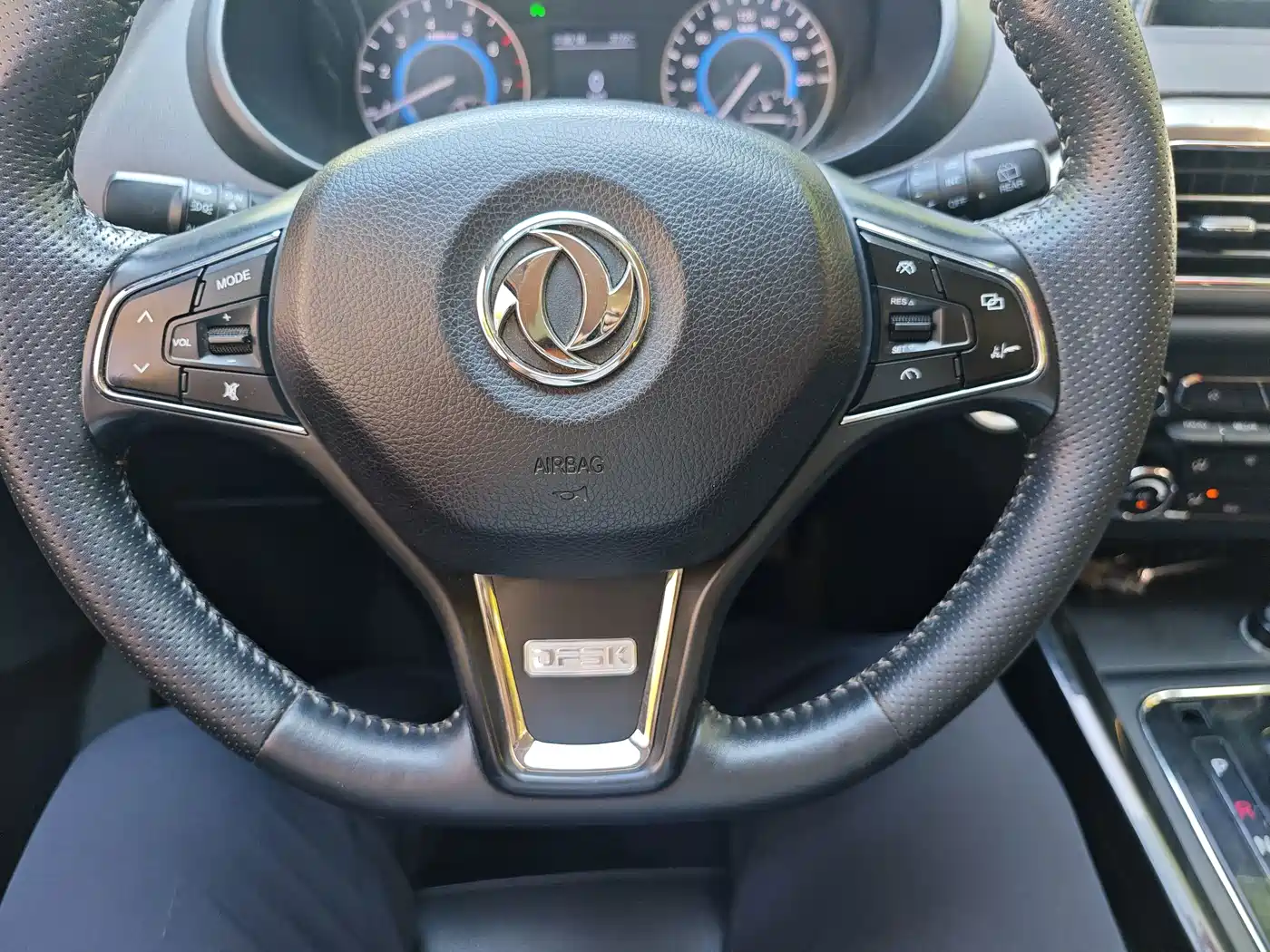 Dongfeng Fengguang Fengguang S560 2019 2018 1.8L CVT Smart Connect 5-seater