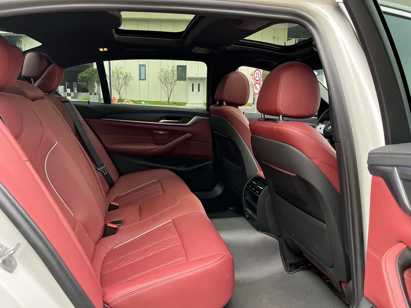 BMW 5 Series 2023 530Li Leading M Sport Package фото 14