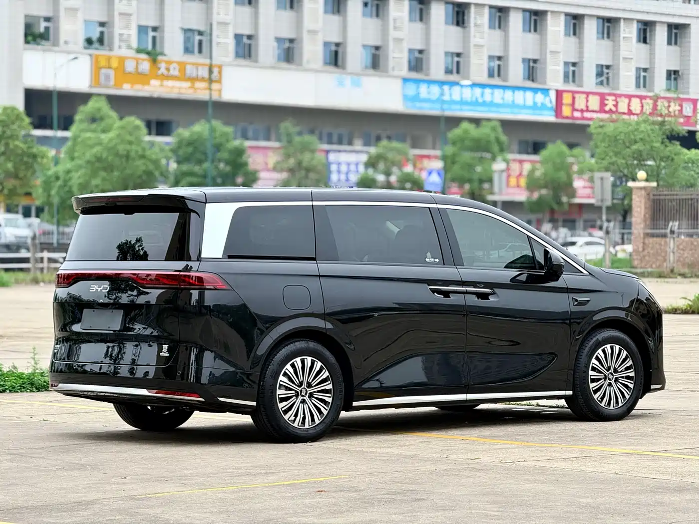 BYD Xia 2025 DM-i 1.5T 180km Excellence фото 7