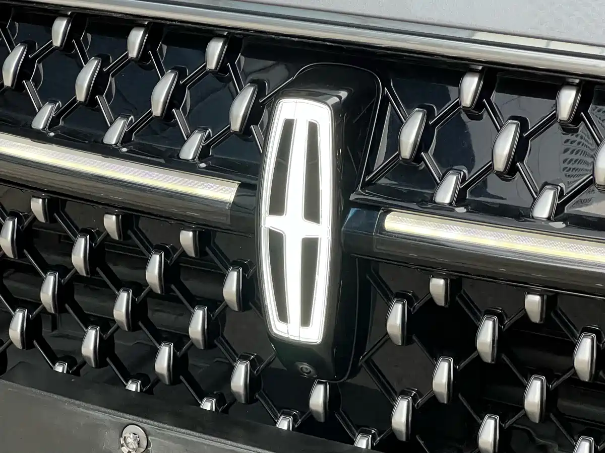 Lincoln Nautilus 2023 2.0T 4WD Excellence Edition фото 27