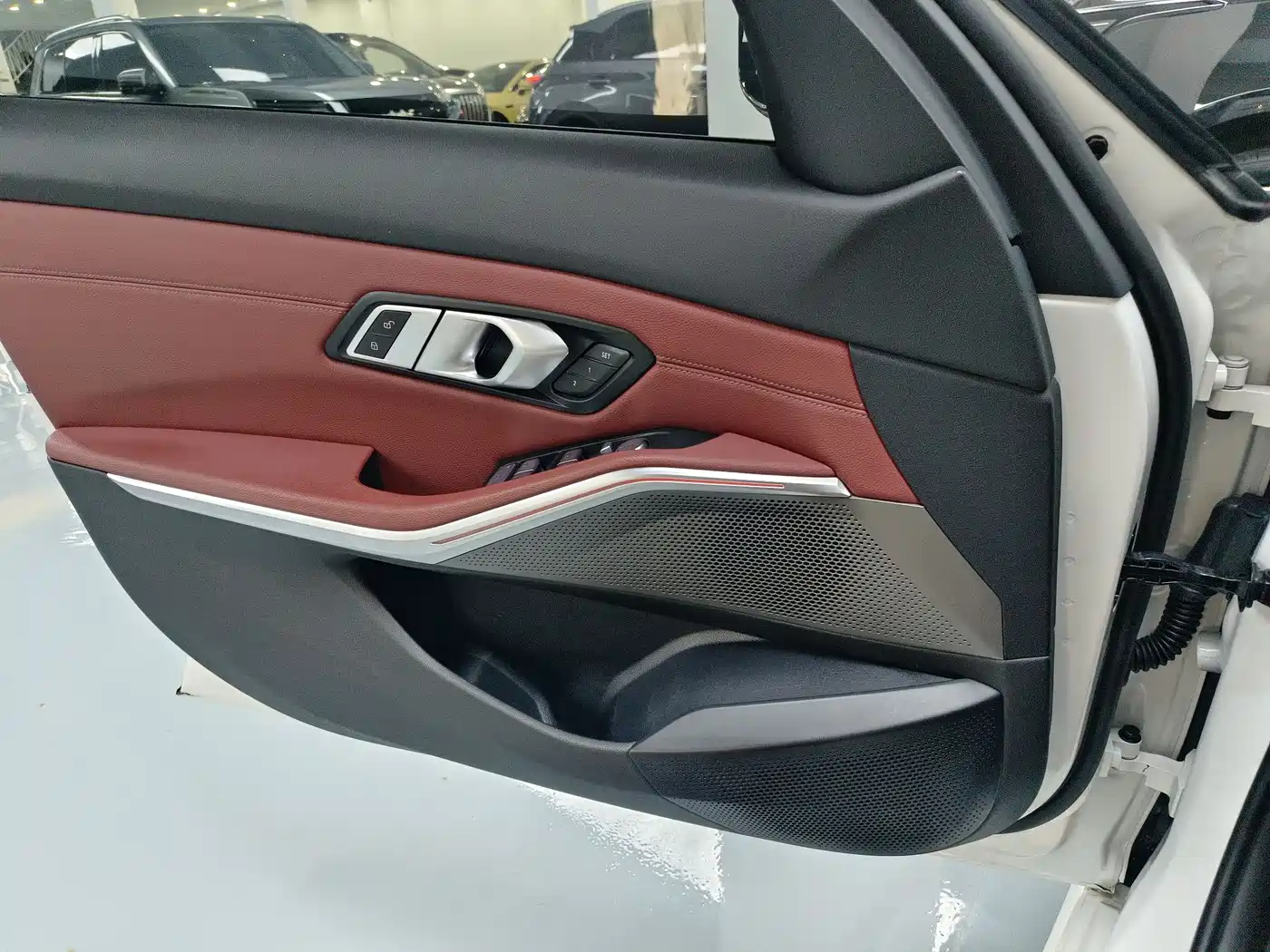 BMW i3 2023 eDrive 40 L Shadowline Package фото 10