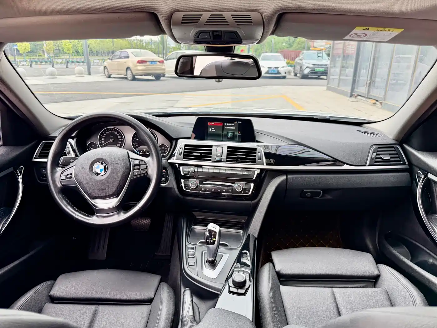 BMW 3 Series 2017 318i Fashion фото 8