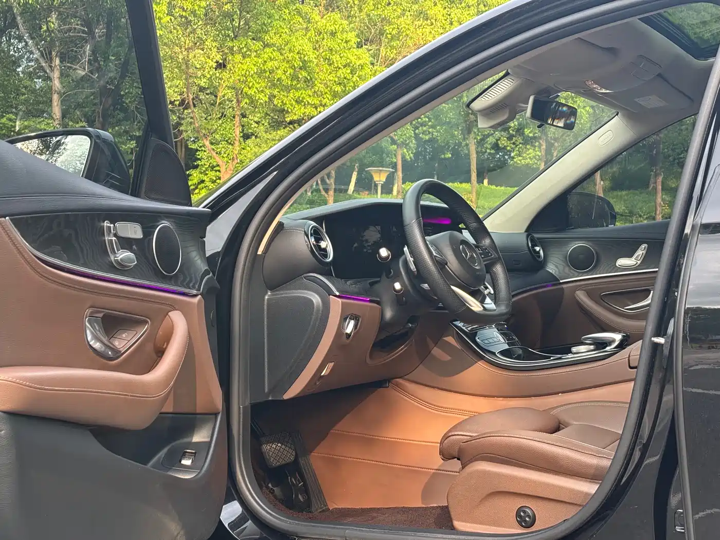 Mercedes-Benz E-Class 2016 E 200 L Sport Type фото 4