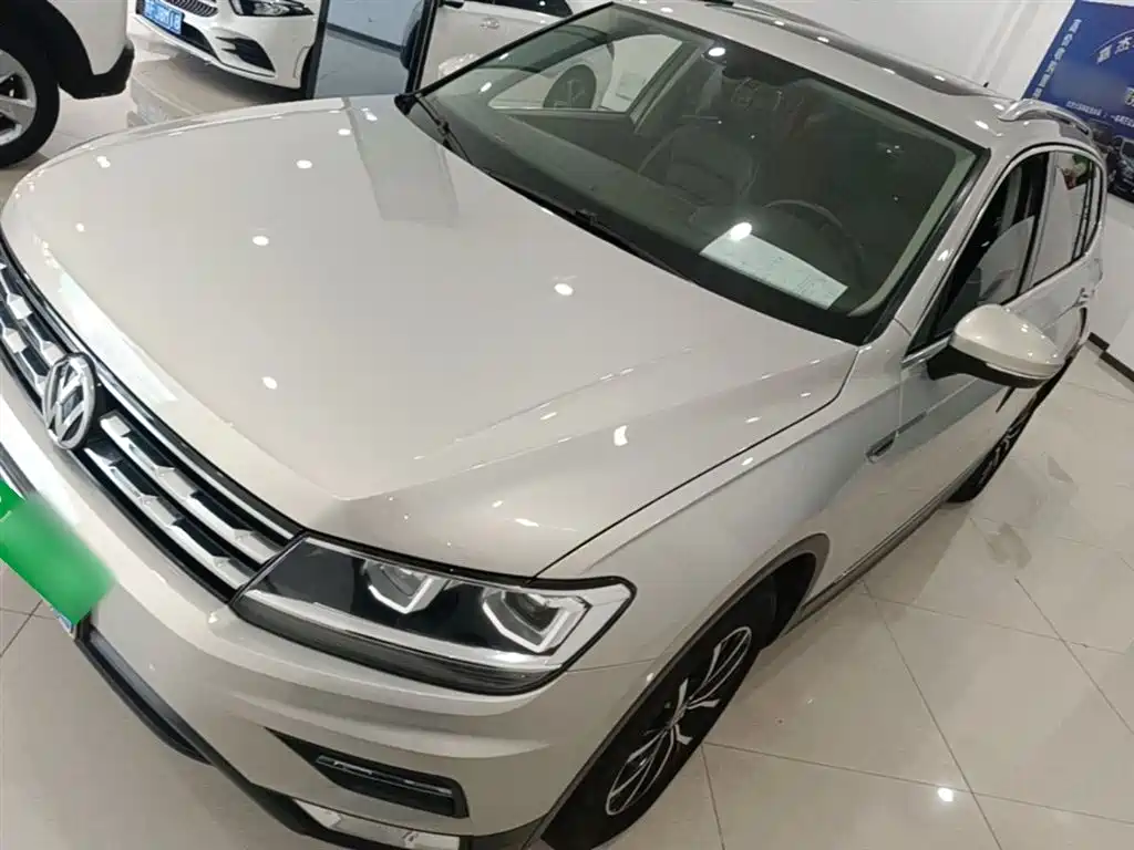 Volkswagen Tiguan L 2018 330TSI Automatic 2WD Luxury Edition фото 2