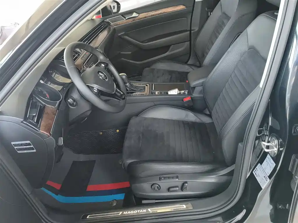 Volkswagen Magotan 2017 330TSI DSG Premium фото 15