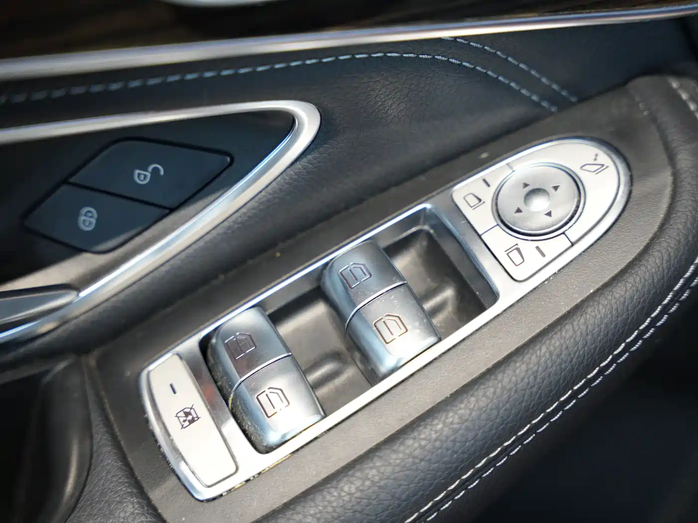 Mercedes-Benz GLC 2017 GLC 260 4MATIC Luxury фото 16
