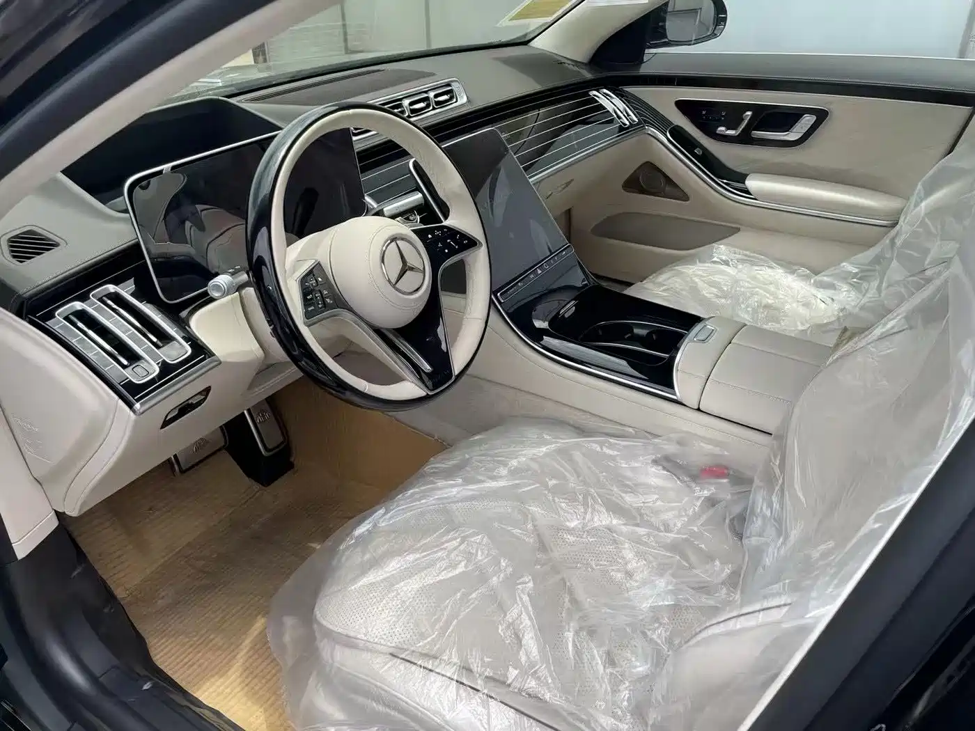 Mercedes-Benz Maybach S-Class 2025 Model S 580 4MATIC фото 5
