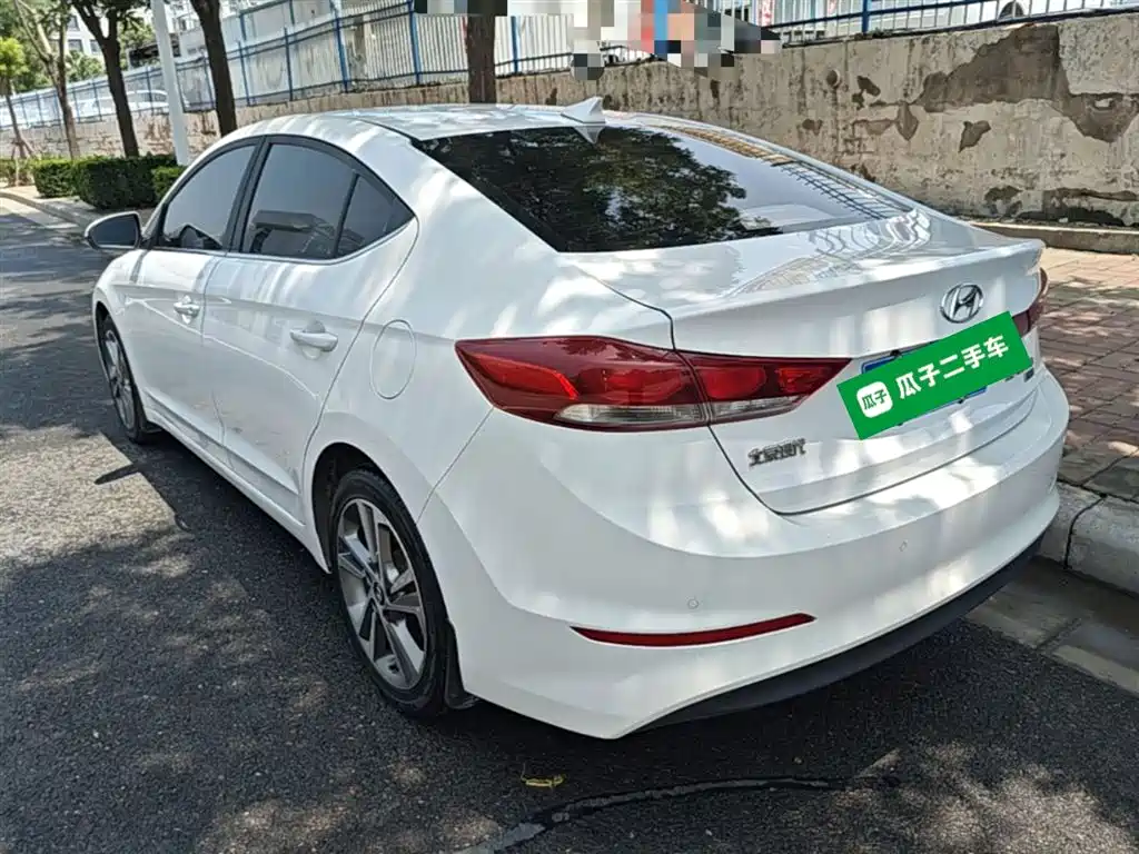 Hyundai Elantra 2016 Model 1.6L Automatic Smart Elite фото 5