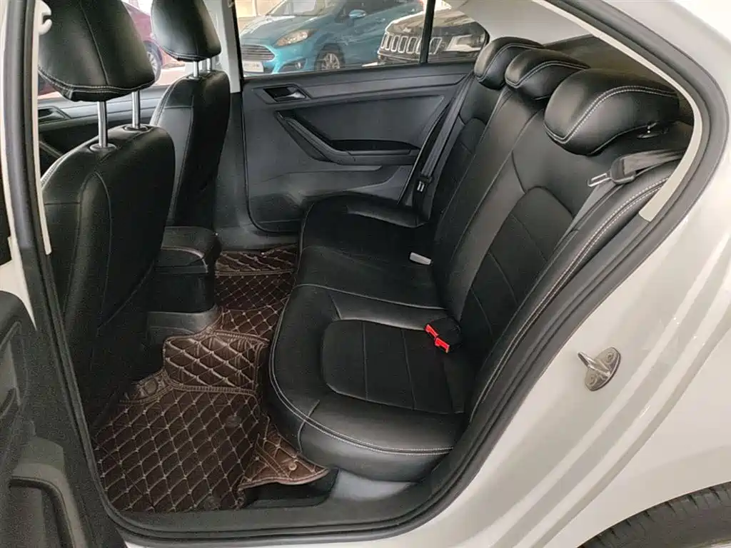 Volkswagen Jetta 2017 1.4L Manual Fashion фото 17