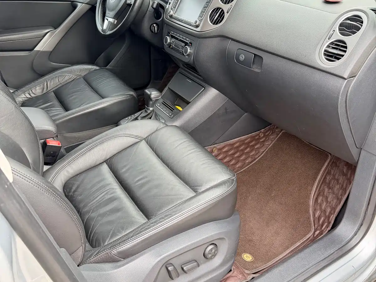 Volkswagen Tiguan 2010 1.8TSI Automatic 2WD Elite фото 9