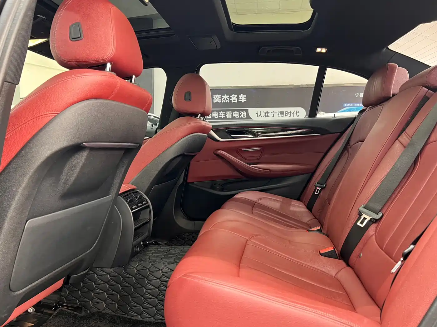 BMW 5 Series 2019 530Li Leading M Sport Package фото 6