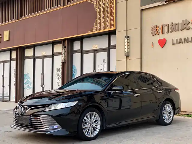 TOYOTA CAMRY