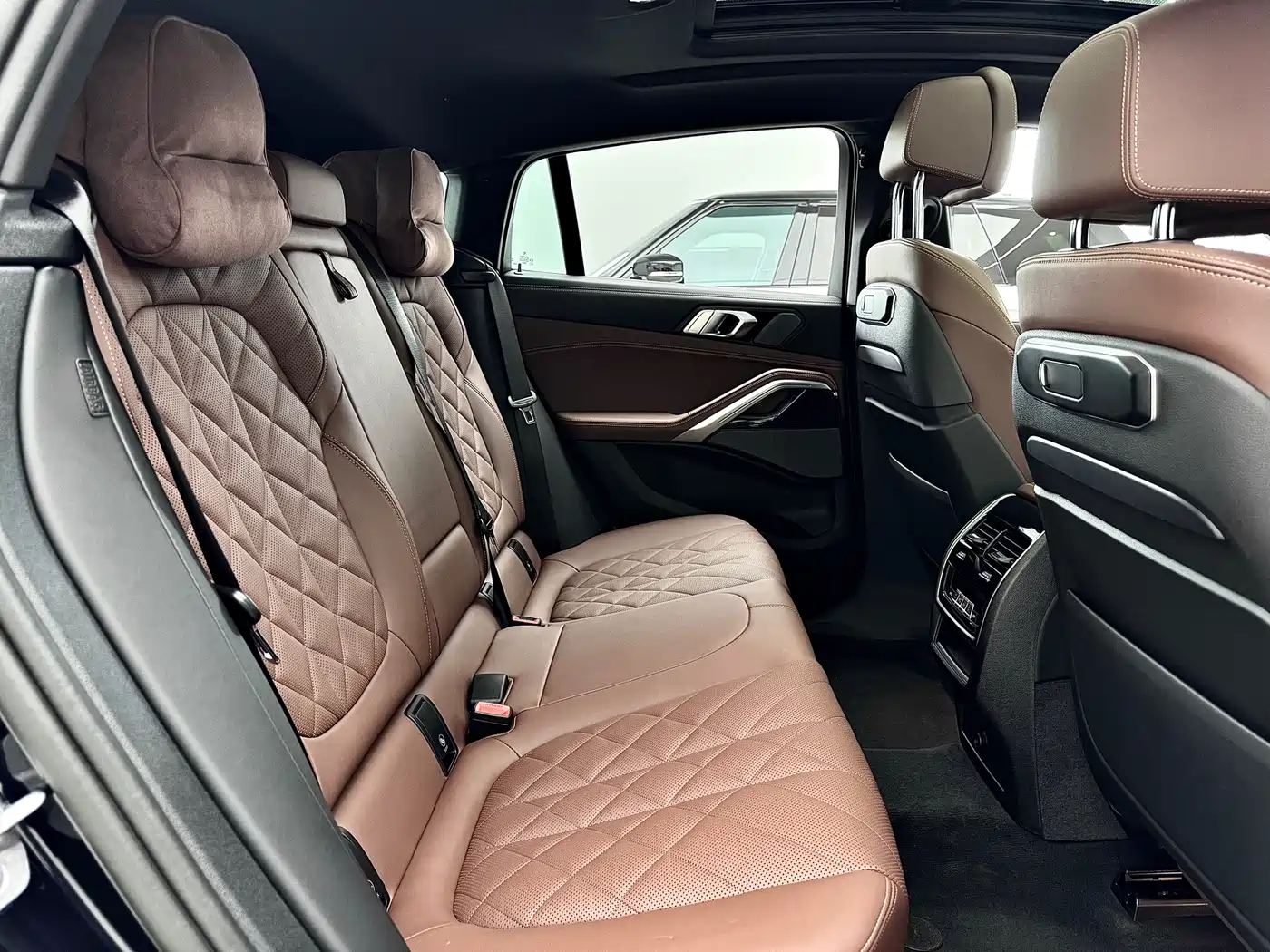 BMW X6 2023 xDrive40i Premium M Sport Package фото 15