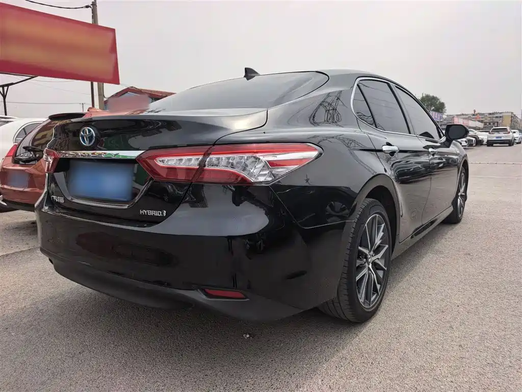 Toyota Camry 2021 Hybrid 2.5HG Luxury Edition фото 12