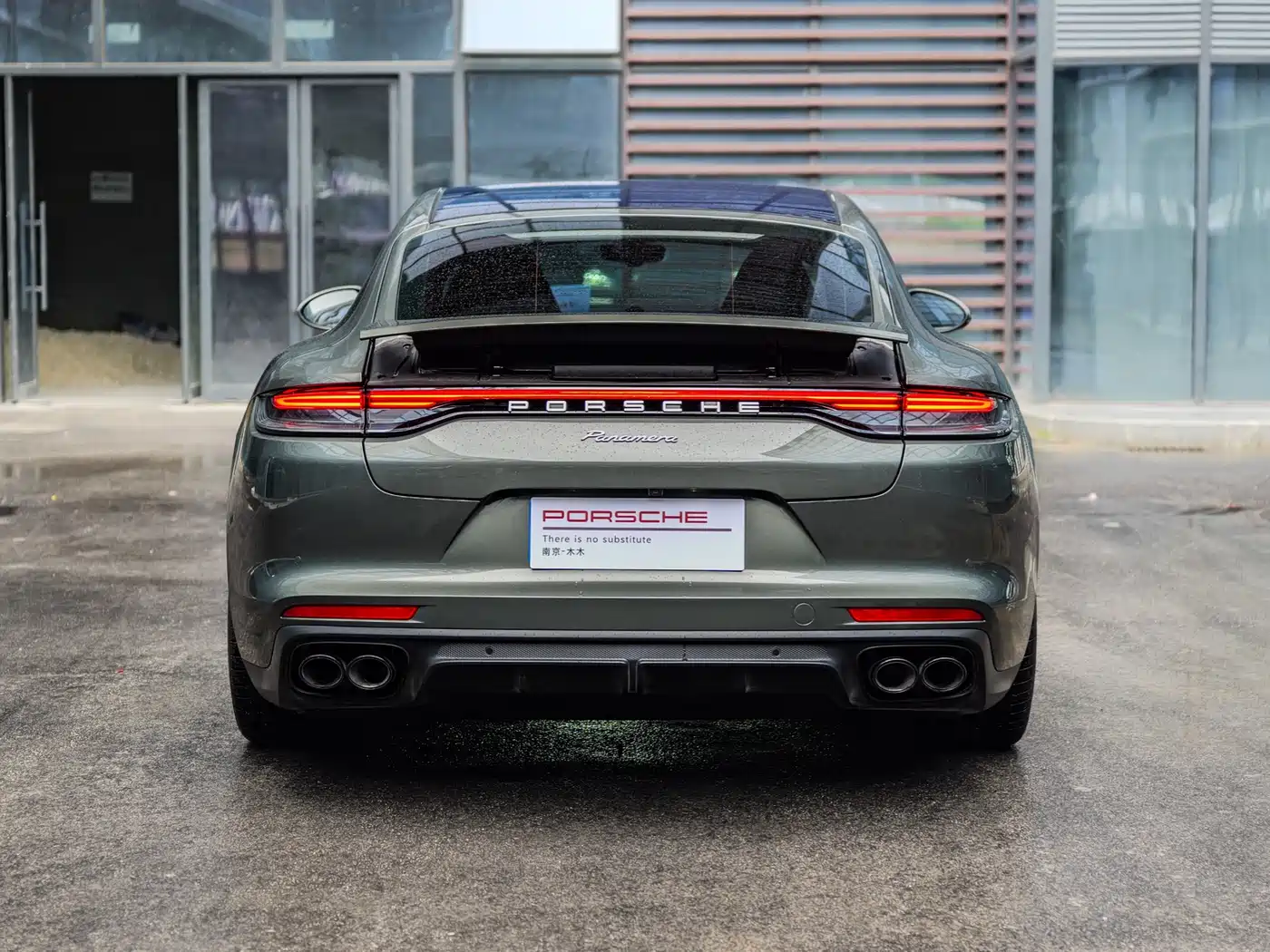 PORSCHE PANAMERA