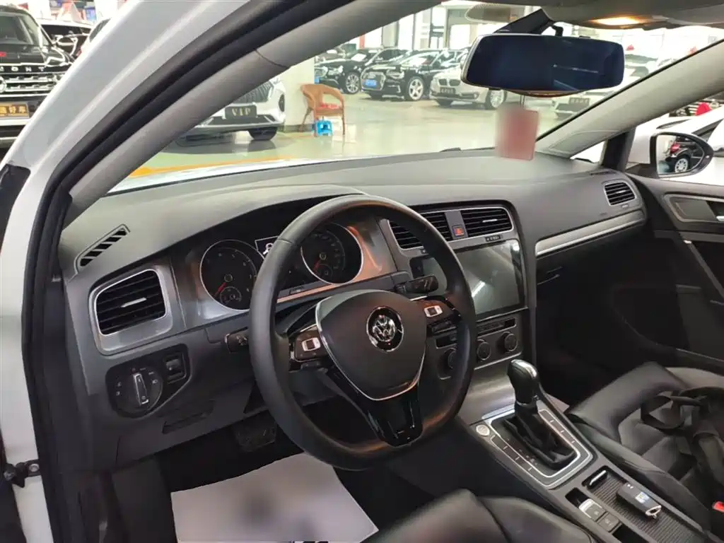 Volkswagen Golf 2016 230TSI Automatic Luxury фото 10