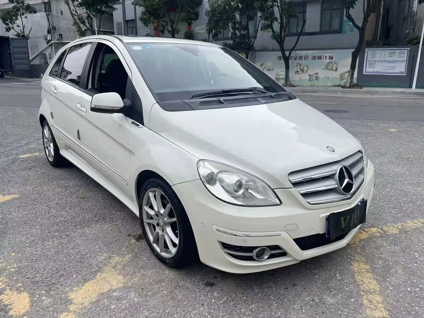 Mercedes-Benz B-Class 2010 2009 Model B 200 Sporty