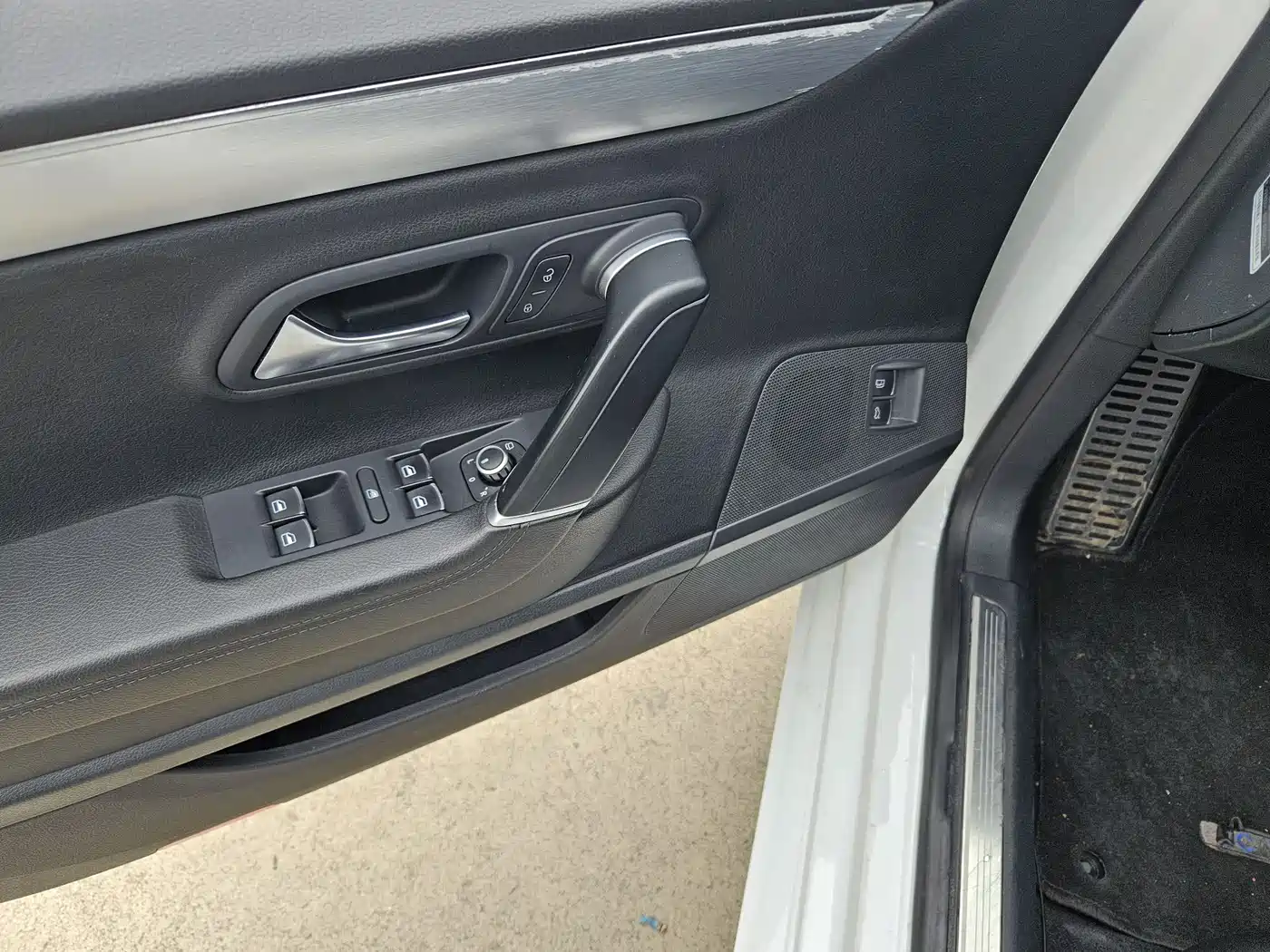 Volkswagen FAW-Volkswagen CC 2016 Model 1.8TSI Premium фото 6