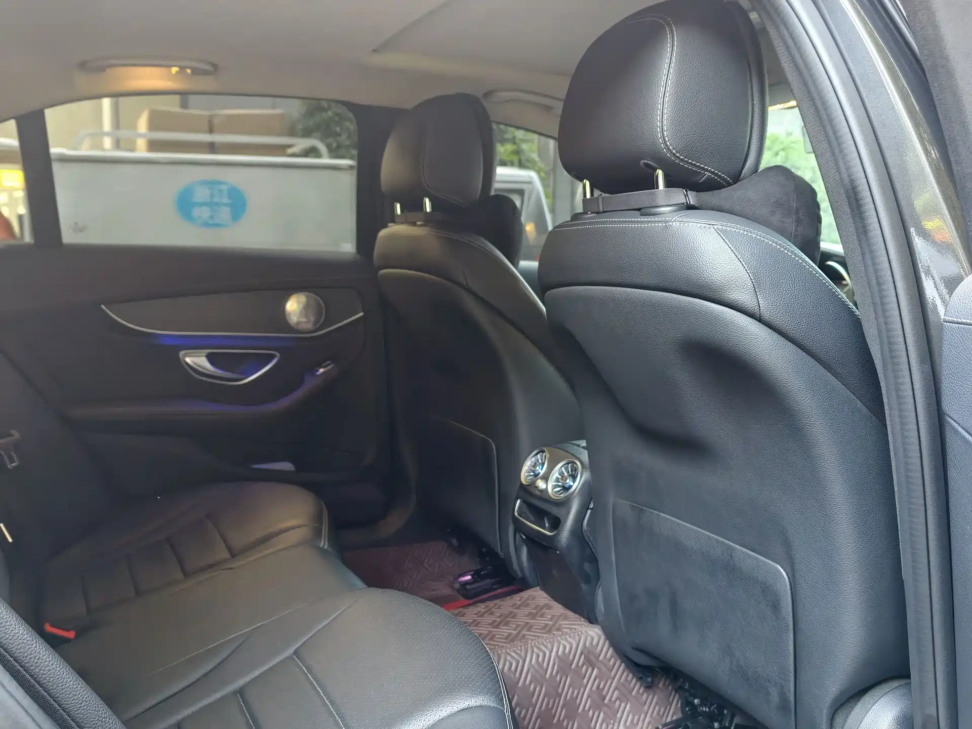 Фото 16 - Mercedes-Benz C-Class