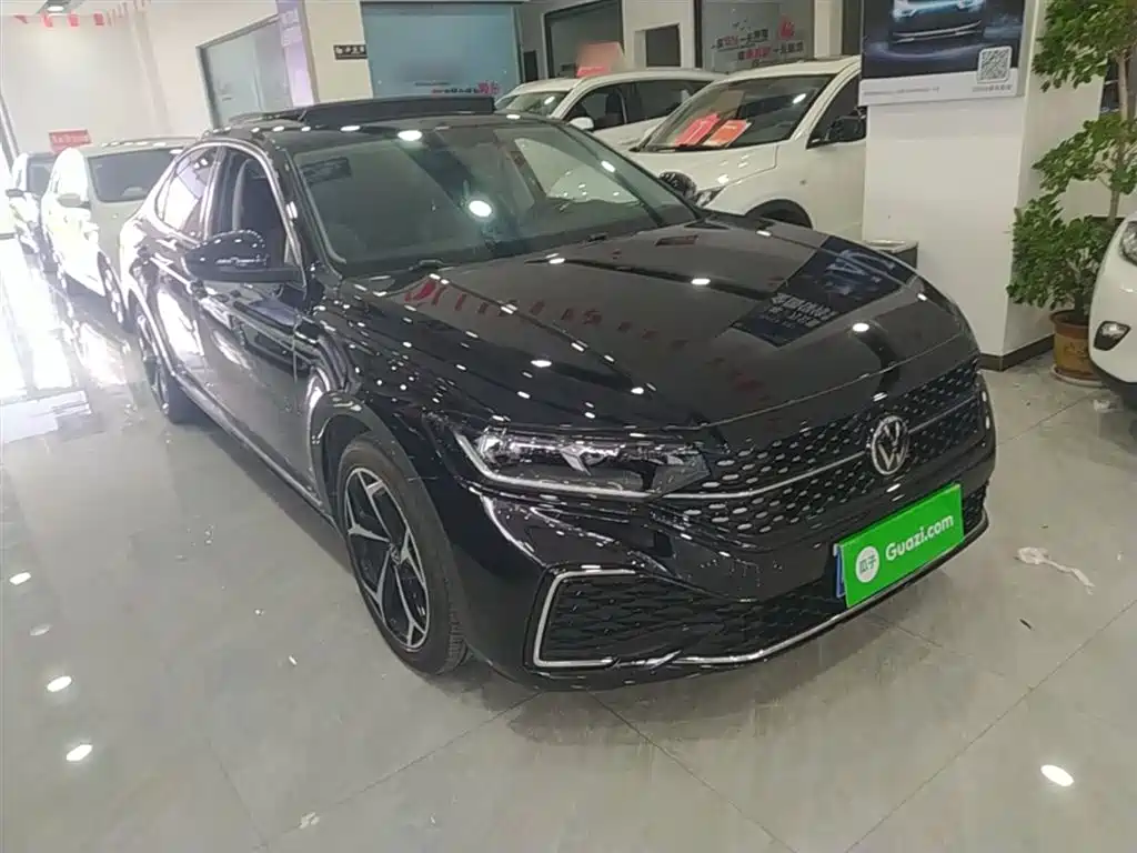 Volkswagen Passat 2023 330TSI Starlight Elite Edition фото 22
