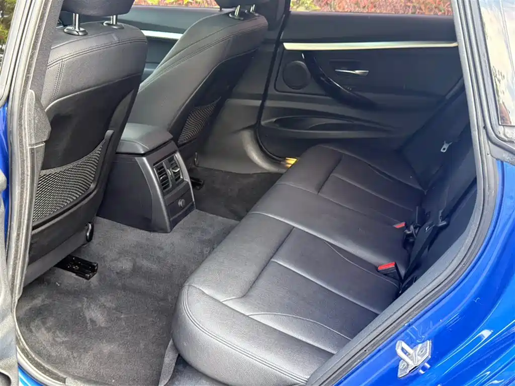 BMW 3 Series GT 2020 320i M Sport Package фото 2
