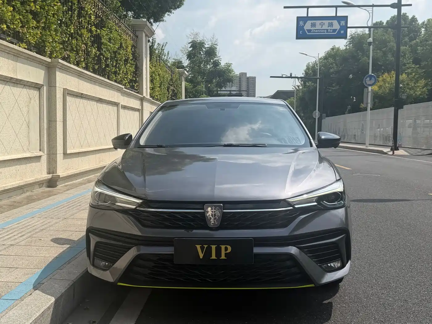 Фото 2 - Roewe i5