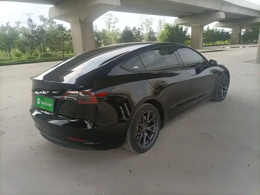 Фото 7 - Tesla Model 3