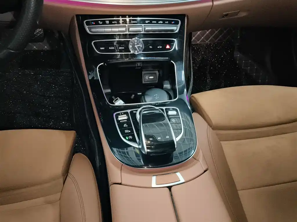 Mercedes-Benz E-Class 2017 E 200 Sport фото 14