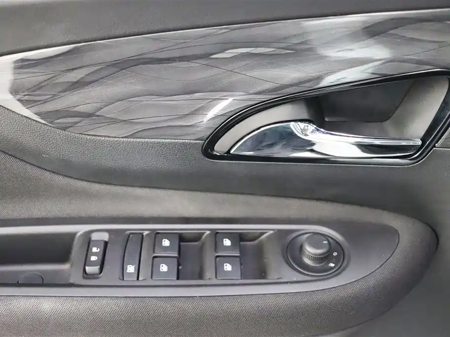 Buick Encore 2018 18T Automatic 2WD Urban Leading фото 12