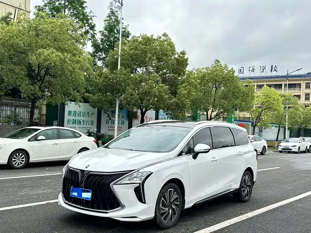Dongfeng Fengxing Fengxing Yacht 2022 1.5T DCT Wave Chaser Edition