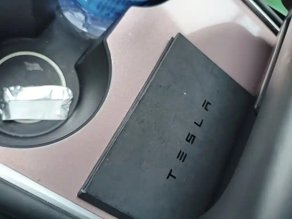Фото 9 - Tesla Model 3