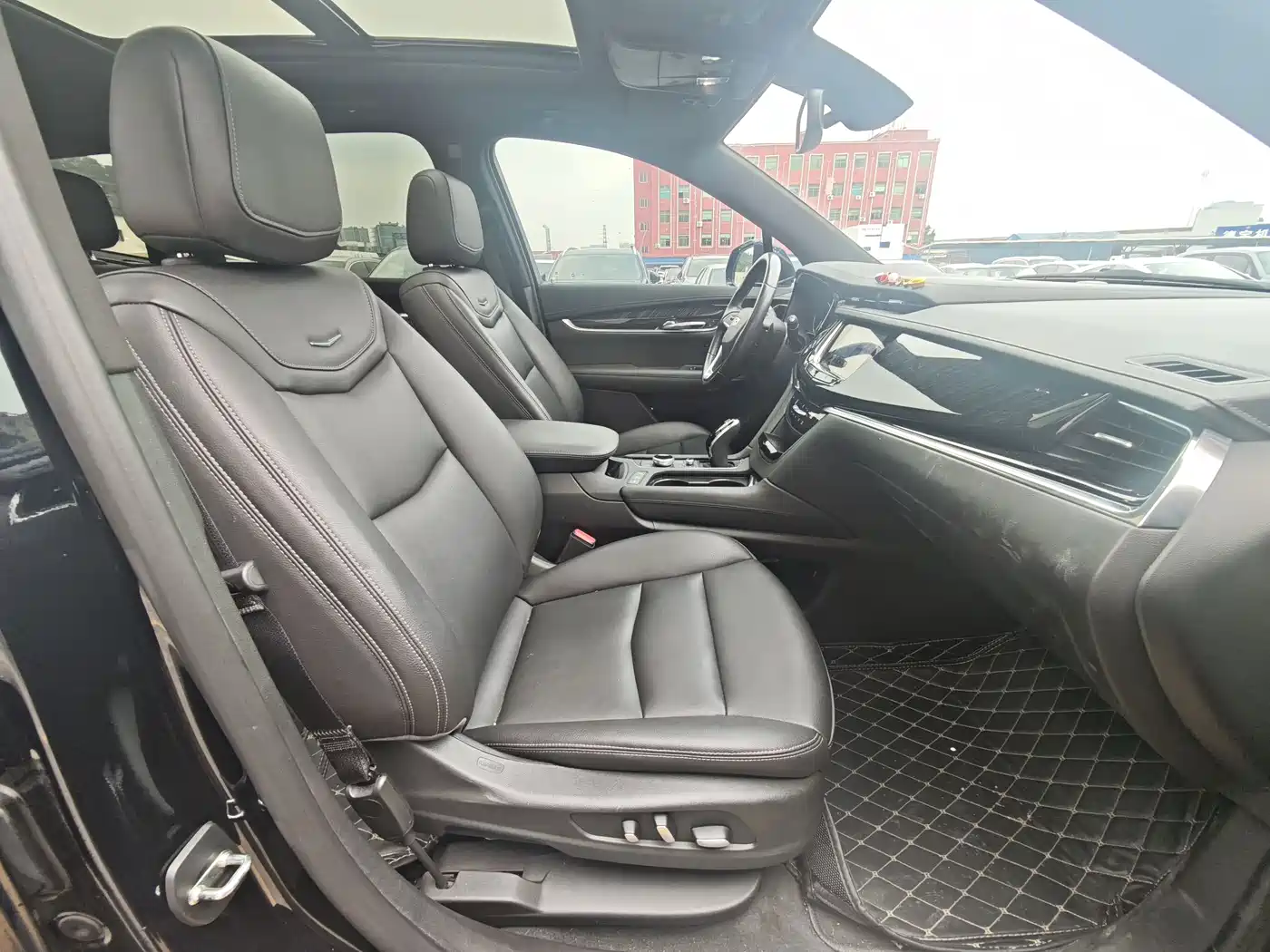 Cadillac XT6 2022 2.0T 6-Seater 2WD Luxury Edition фото 12