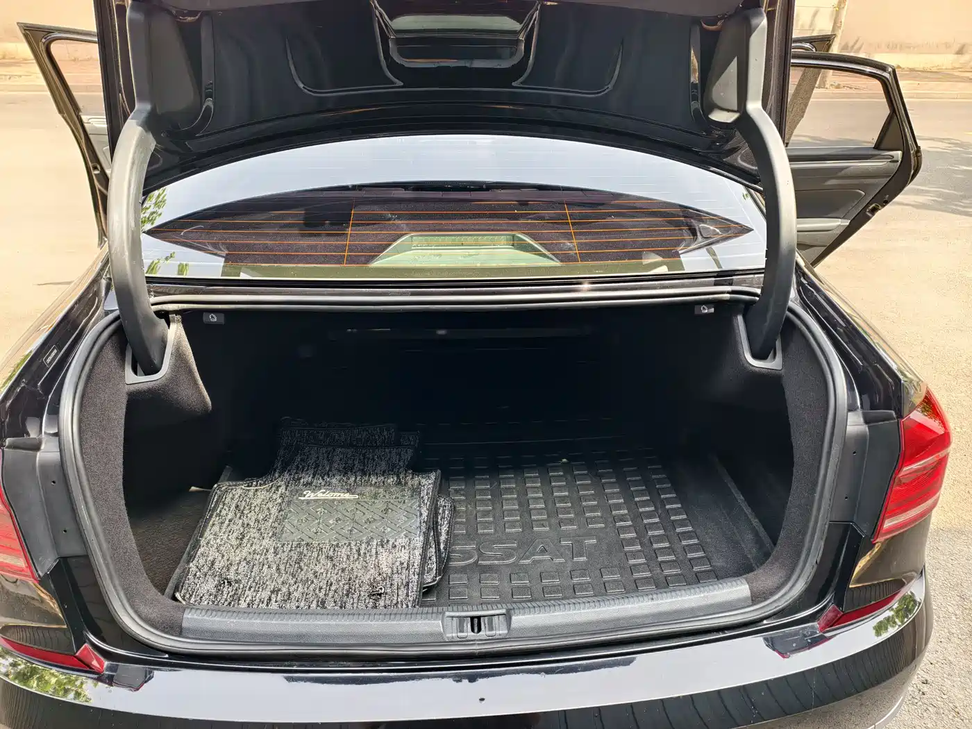 Volkswagen Passat 2016 330TSI DSG Executive Edition фото 17