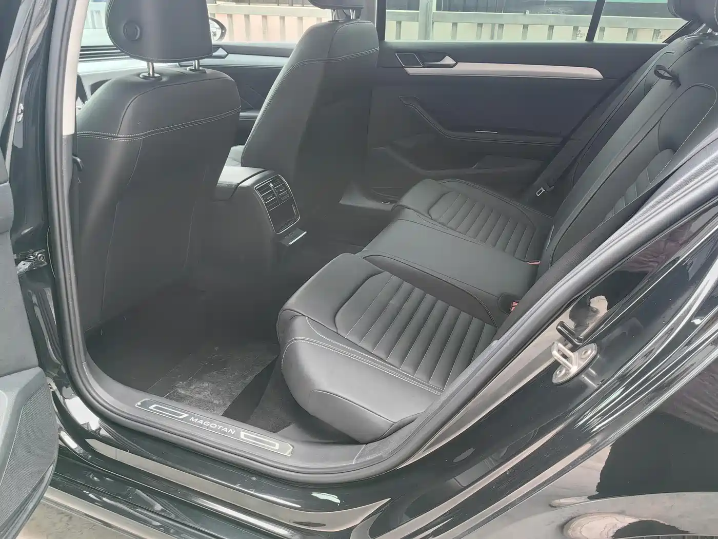 Volkswagen Magotan 2024 2 Million Units Public Sharing Edition 280TSI DSG Comfort фото 9