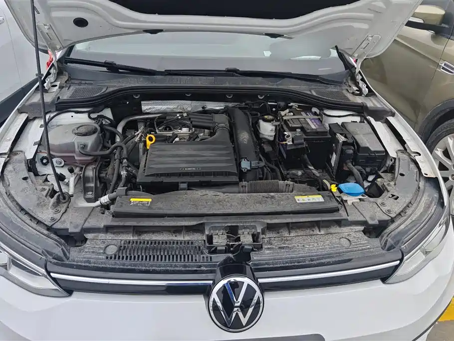 Volkswagen Golf 2021 200TSI DSG фото 10