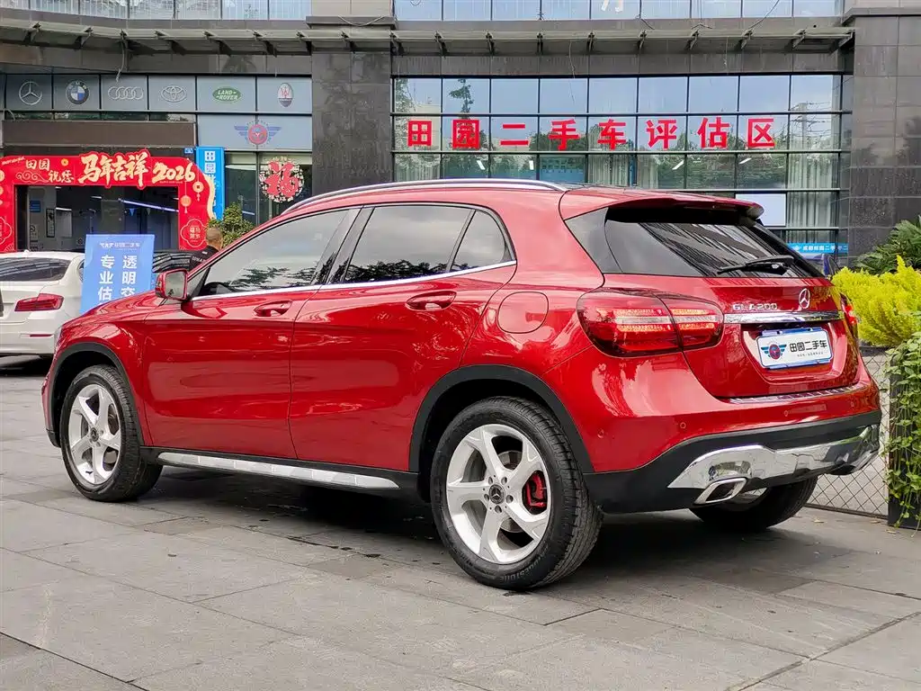 Mercedes-Benz GLA 2018 GLA 200 Dynamic фото 4