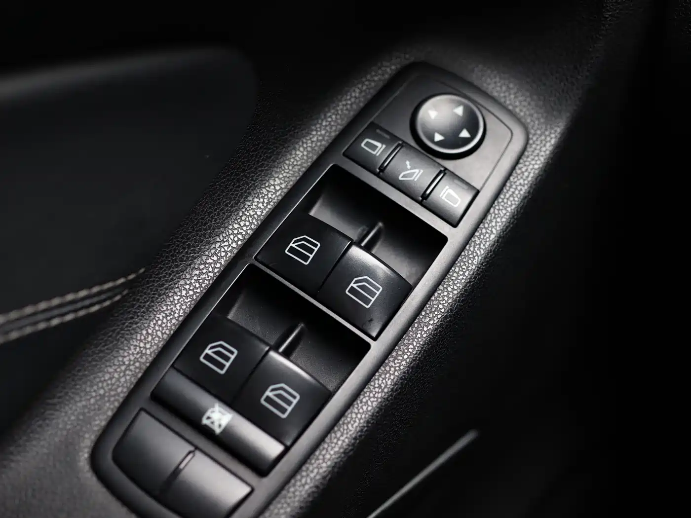 Mercedes-Benz M-Class 2010 ML 300 4MATIC фото 13