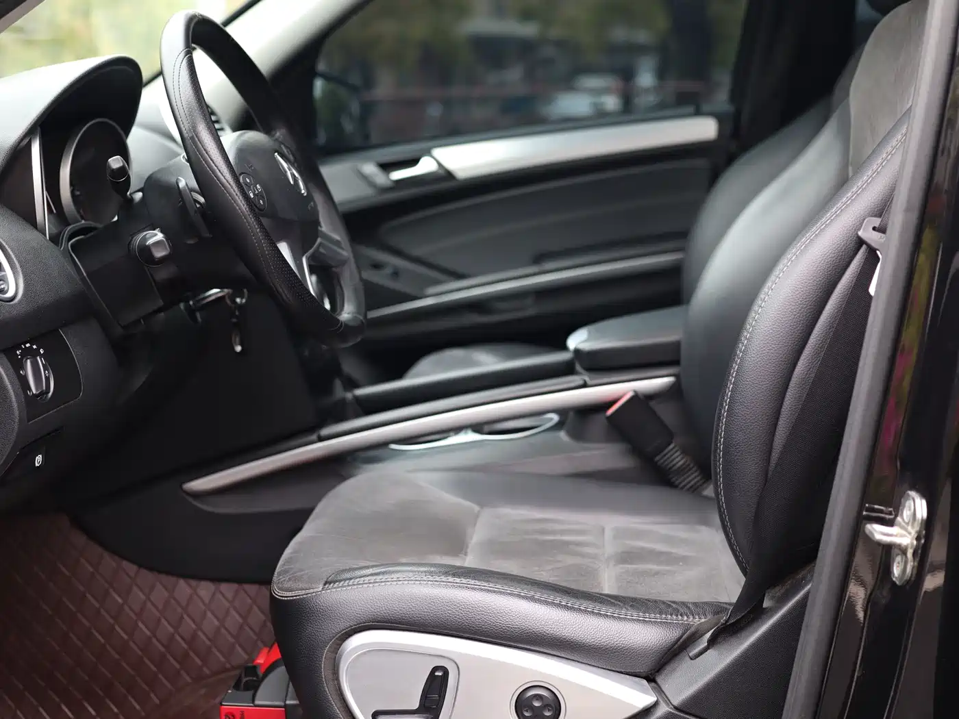 Mercedes-Benz M-Class 2010 ML 300 4MATIC фото 15