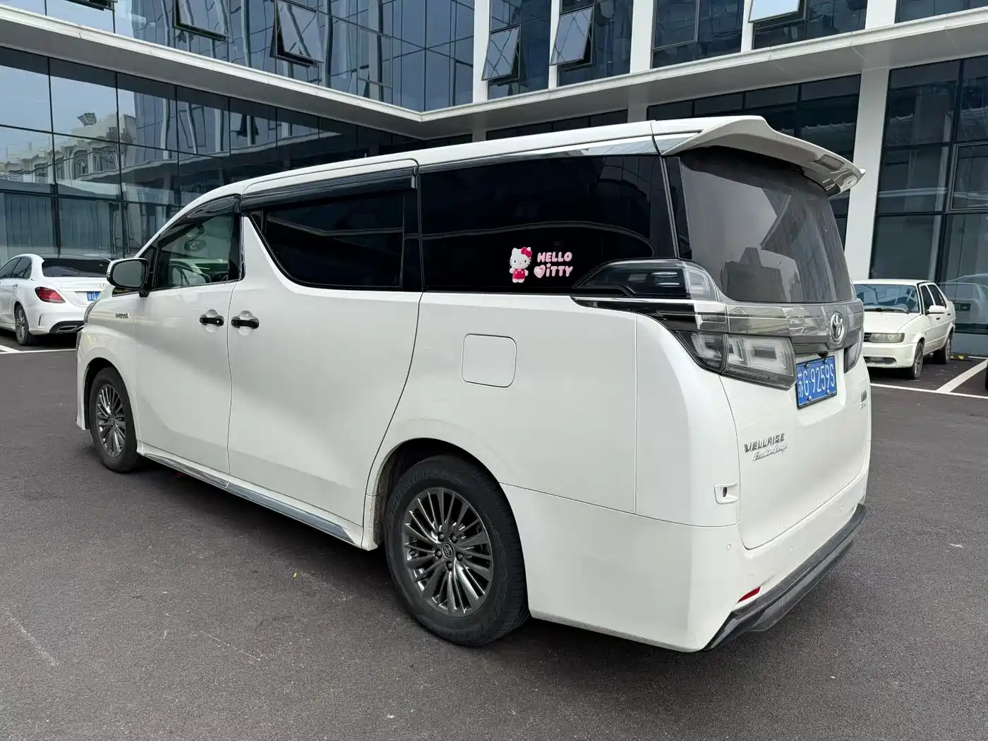 Toyota Vellfire 2019 Hybrid 2.5L HV Premium Edition фото 4