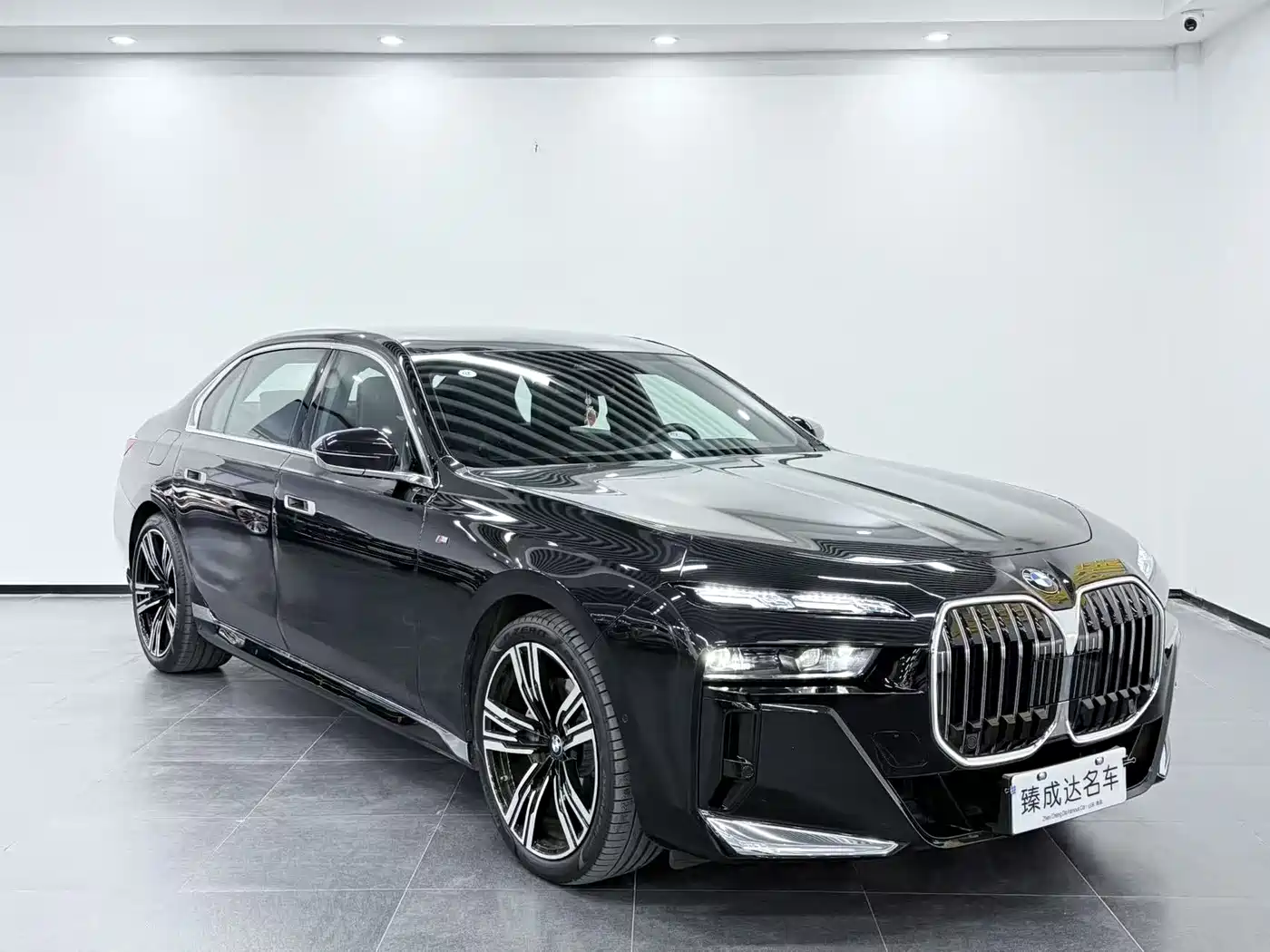 BMW 7 Series 2023 Model 735Li M Sport Package фото 3