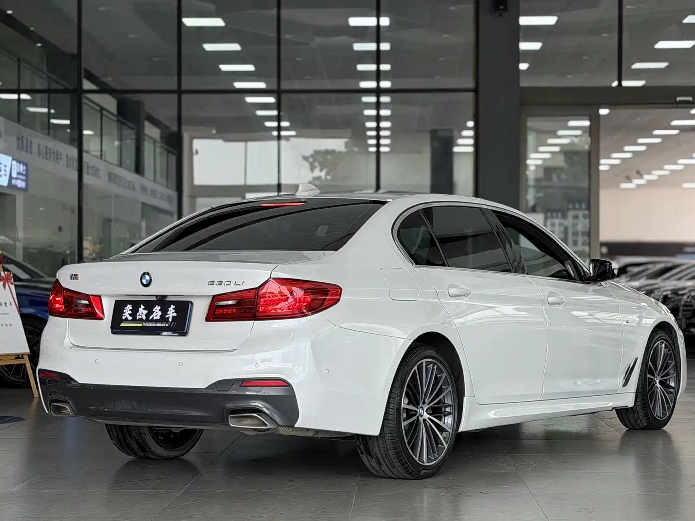 BMW 5 Series 2020 530Li Exclusive M Sport Package фото 7