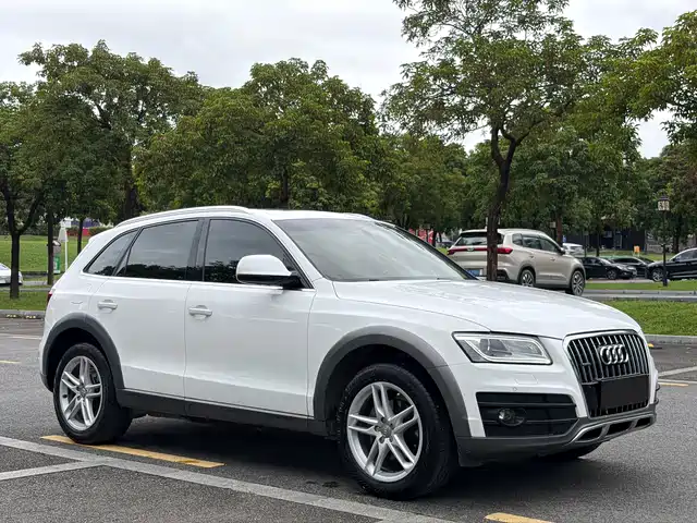 Audi Q5 2017 Plus 40 TFSI Technology — фото 3